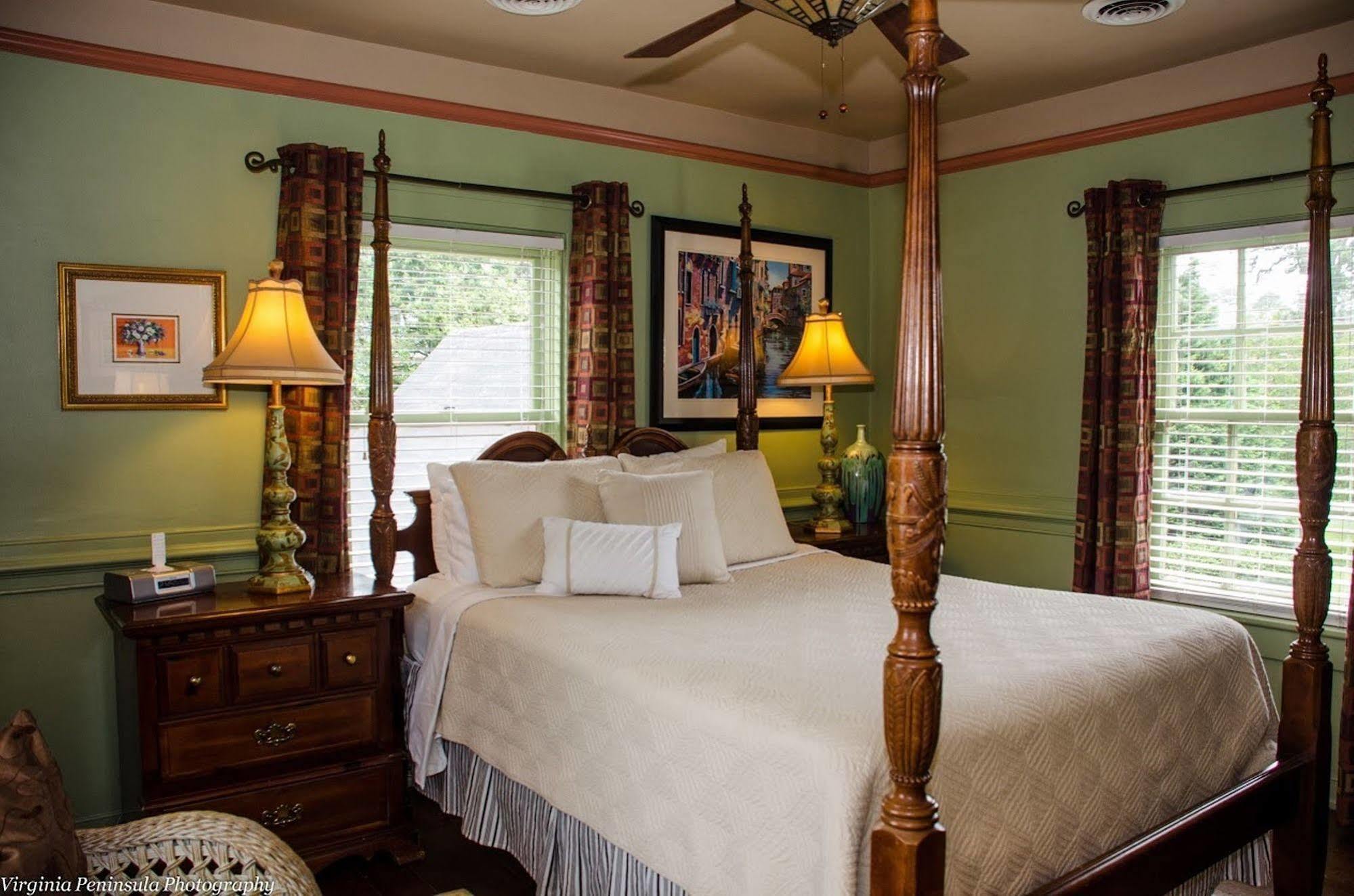 Williamsburg Manor B&B Exterior photo